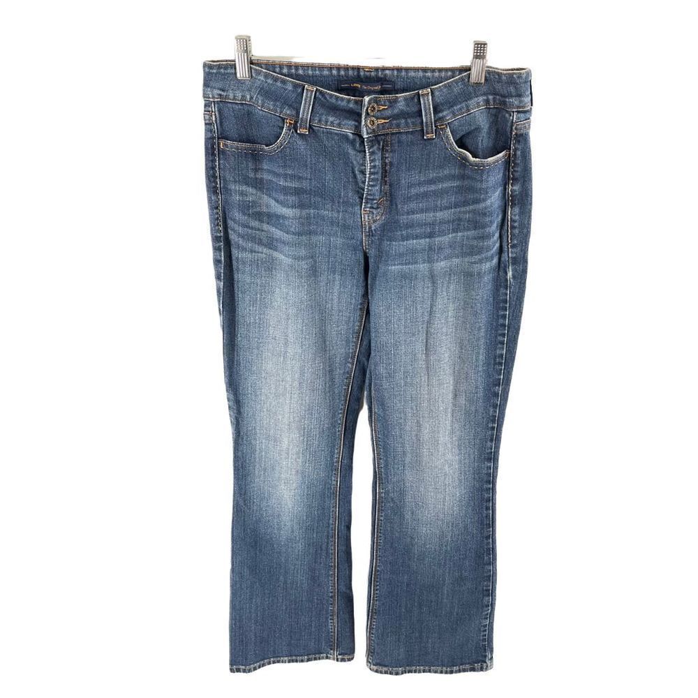 Levi’s Slender Boot Cut Jeans 526 mid wash EUC 12